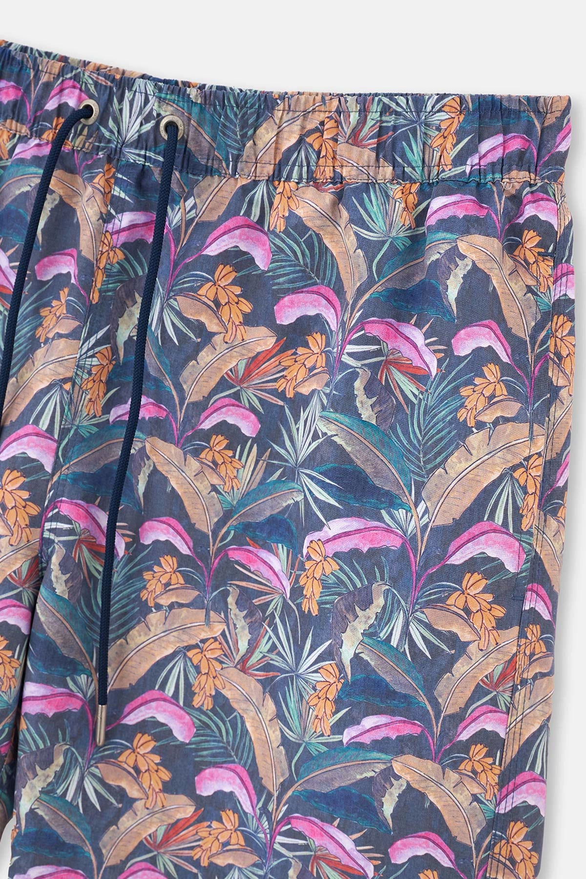 Füme - Fuşya Yaprak Desenli Orta Deniz Şortu