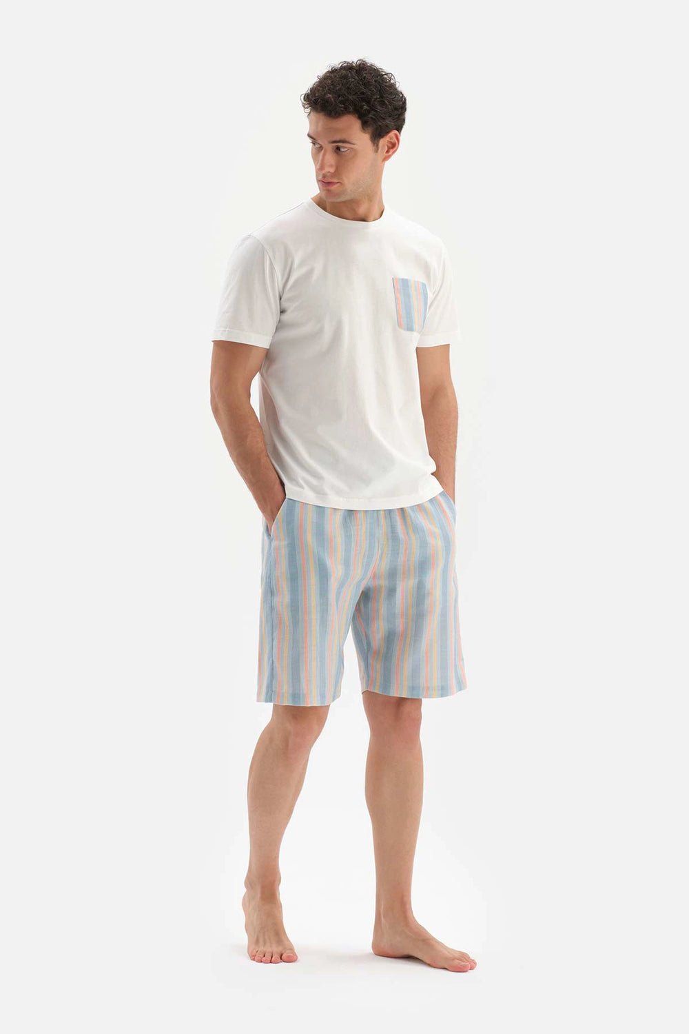 Beyaz Gömlek Yaka Çizgili Dokuma Pijama Takımı