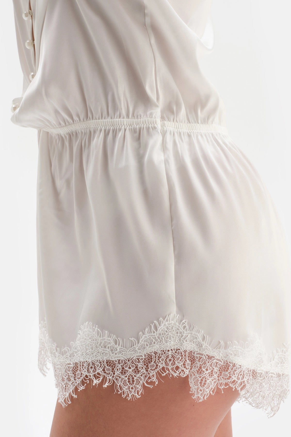 Beyaz Bride Dantel Detaylı Saten Tulum