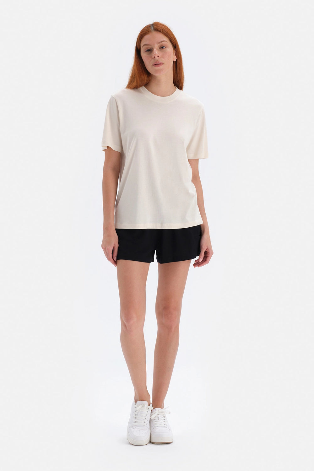 Ekru Bisiklet Yaka Kısa Kol Interlok Pamuklu T-Shirt