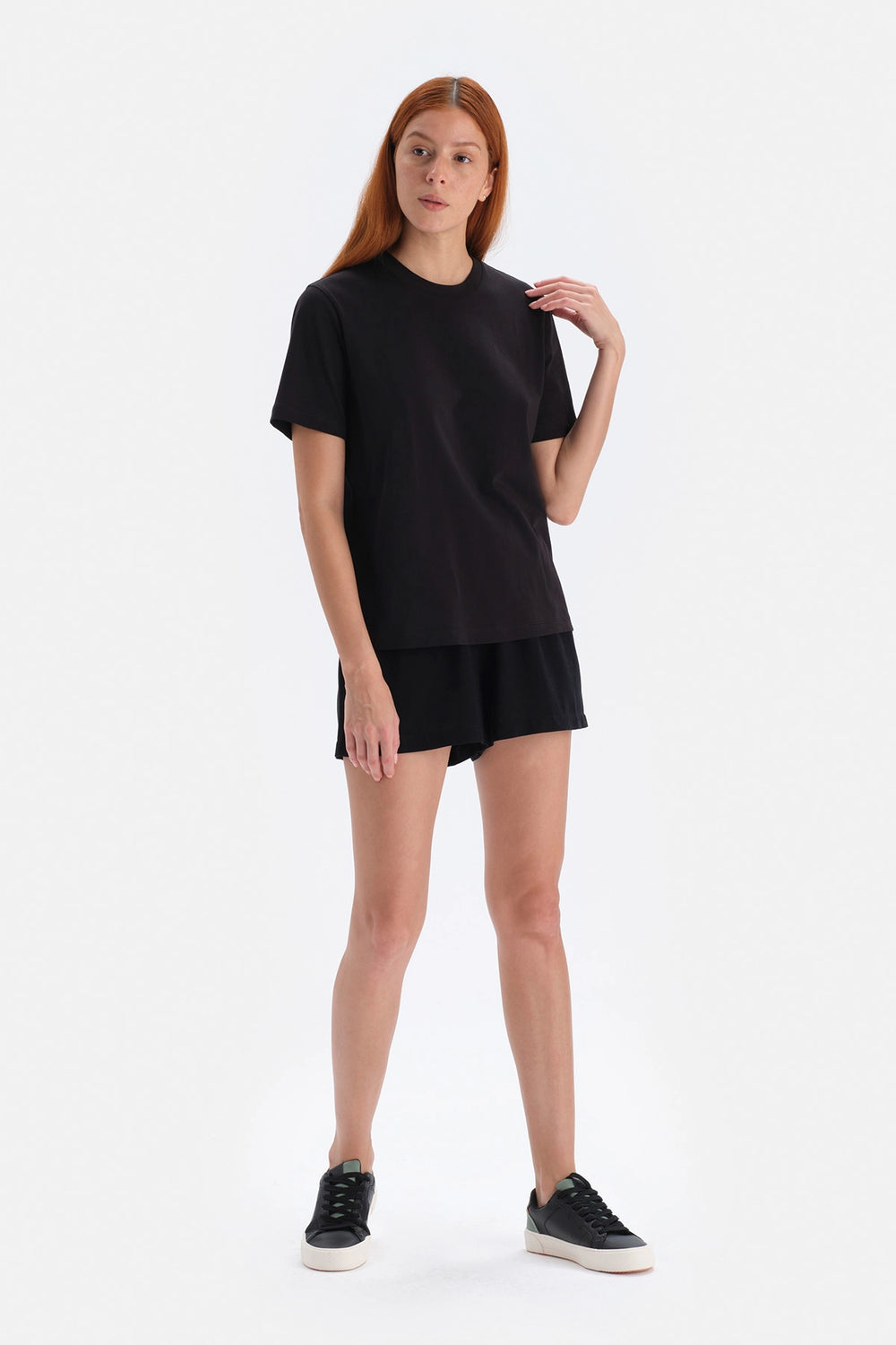 Siyah Bisiklet Yaka Kısa Kol Interlok Pamuklu T-Shirt