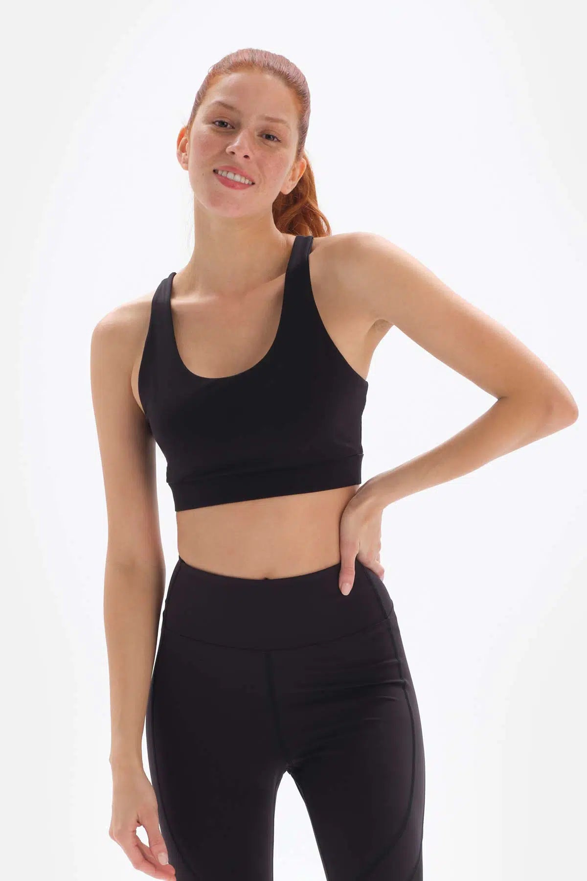 Siyah Dagi Active Çapraz Sırt Askılı Sporcu Sütyeni