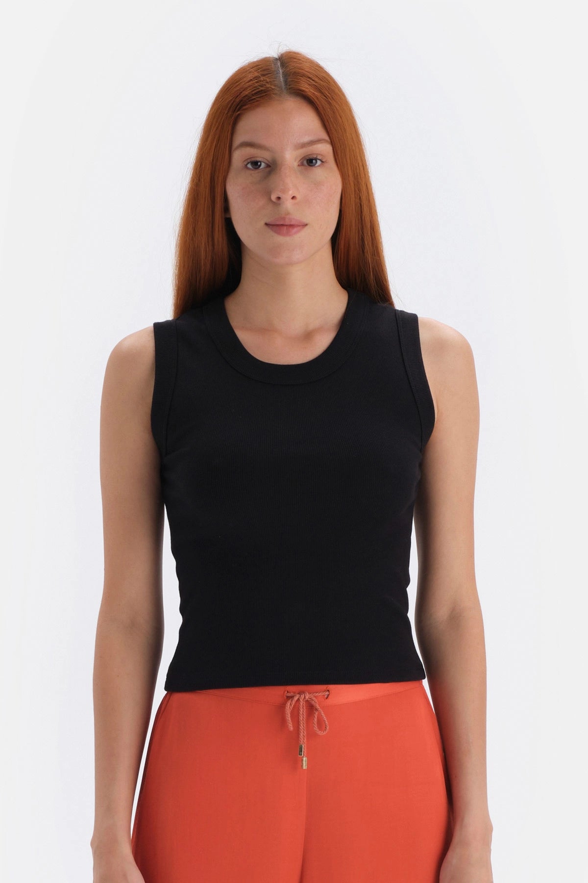 Siyah Kalın Askılı Kolsuz Ribanalı Pamuklu Atlet