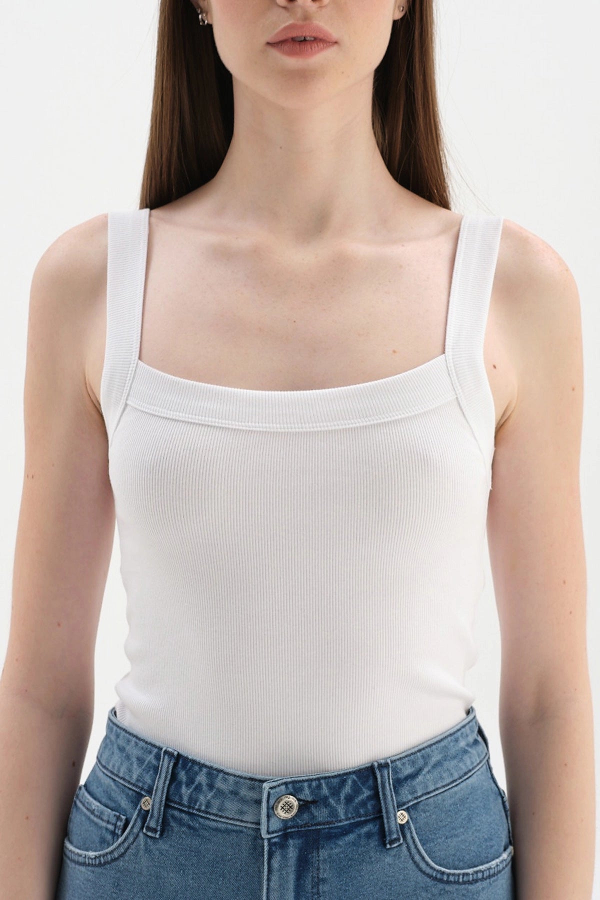 Beyaz Askılı Ribli Atlet