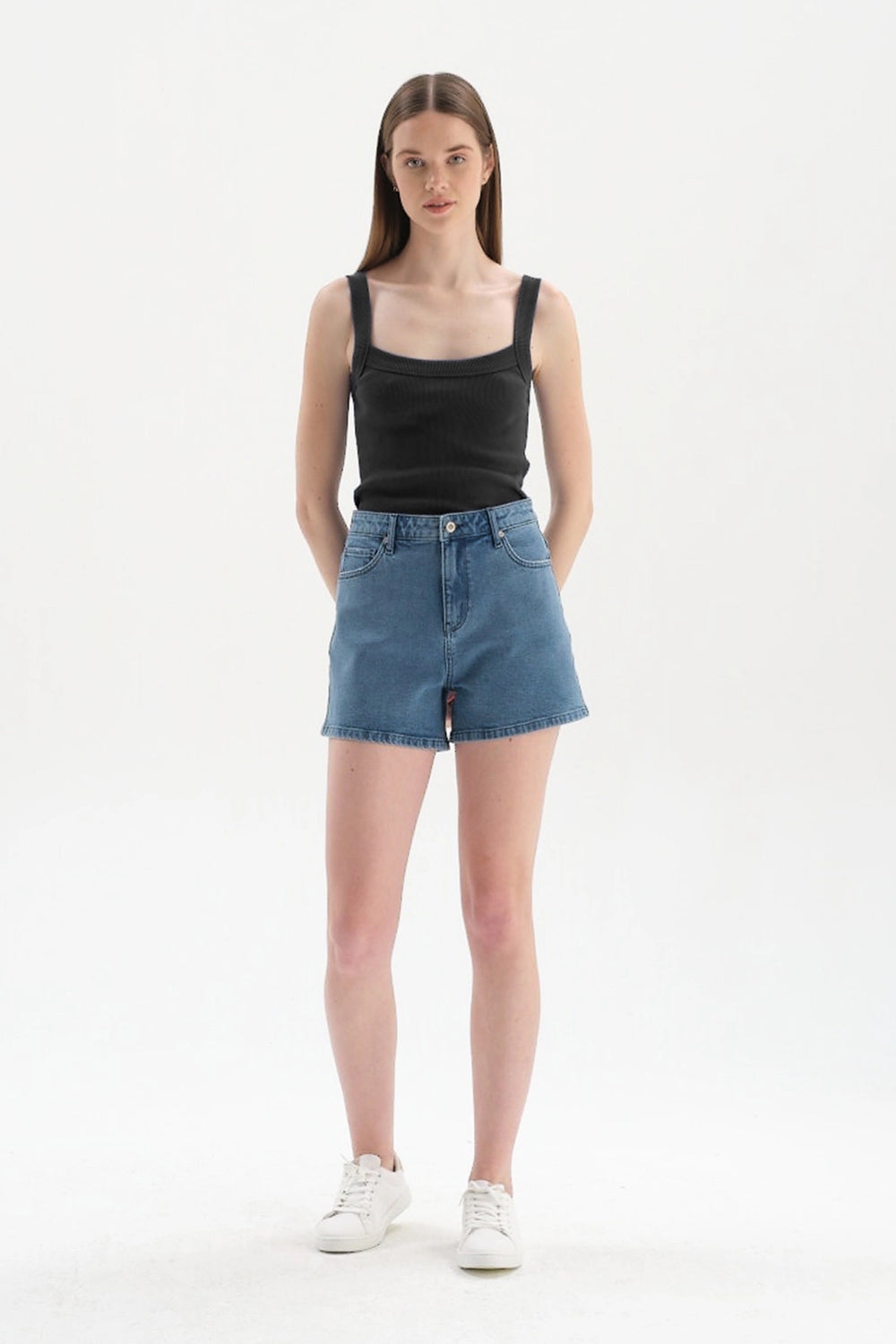 Siyah Askılı Ribli Atlet