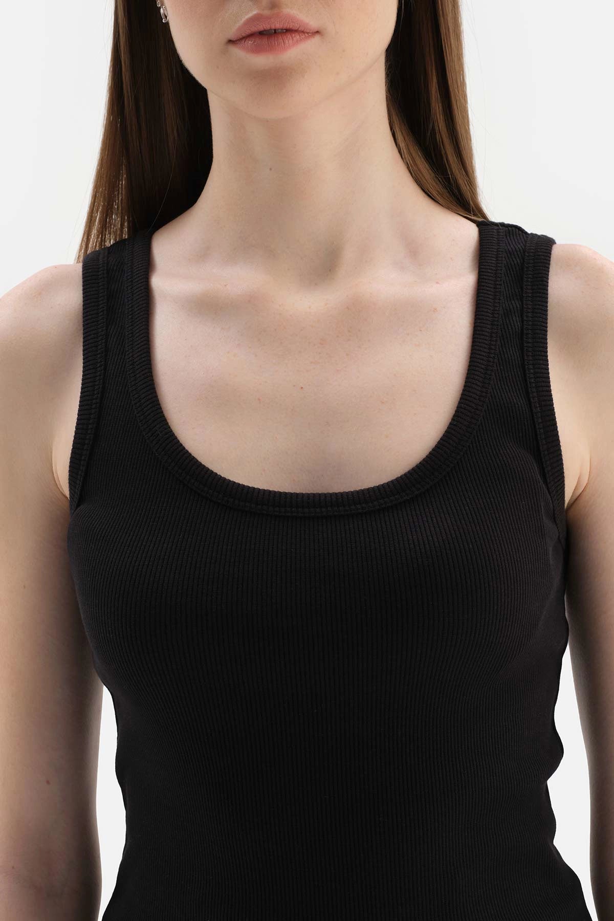 Siyah Kalın Askılı Ribanalı Pamuklu Atlet