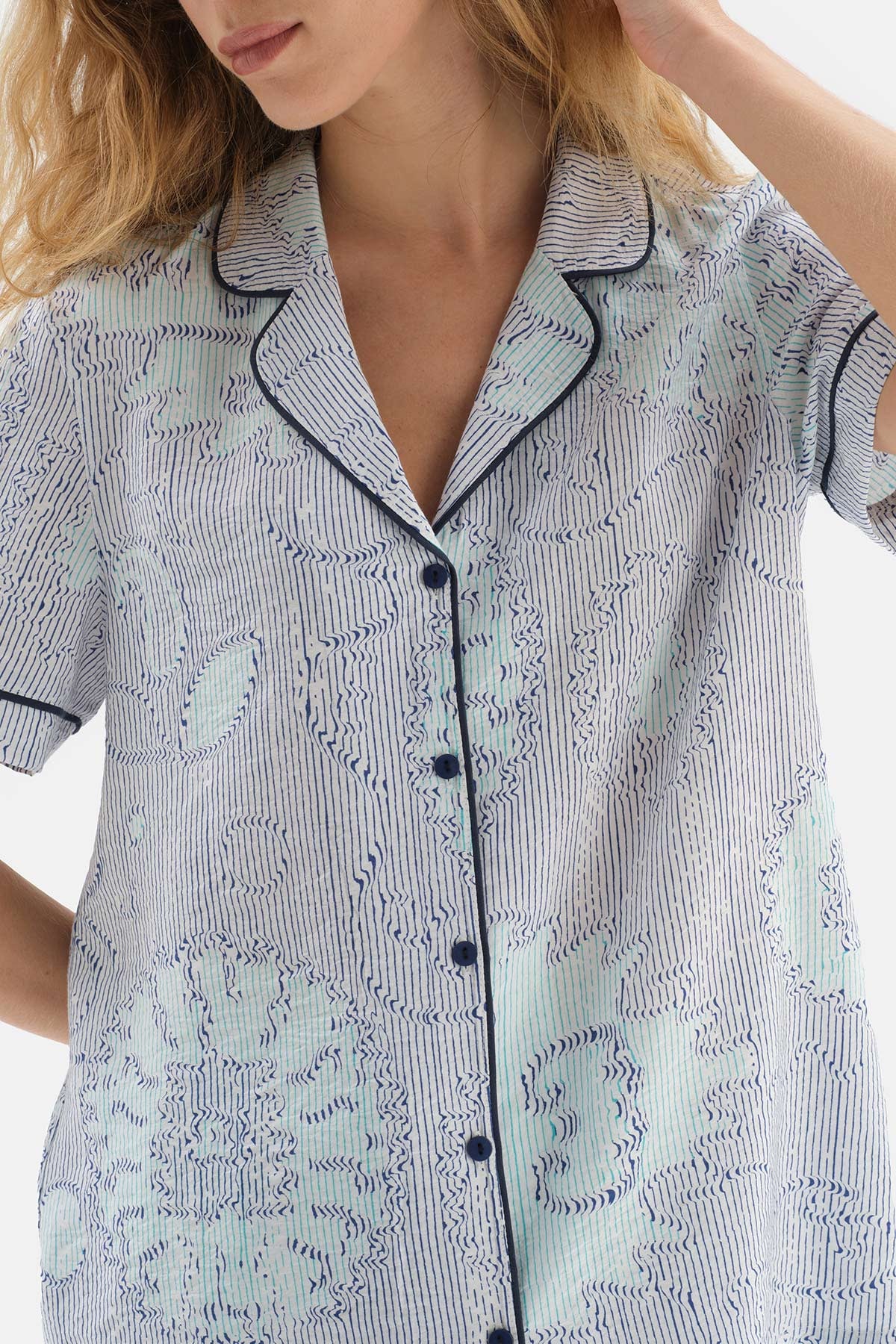 Mavi Çini Desenli Gömlek Yaka Viskon Pijama Takımı