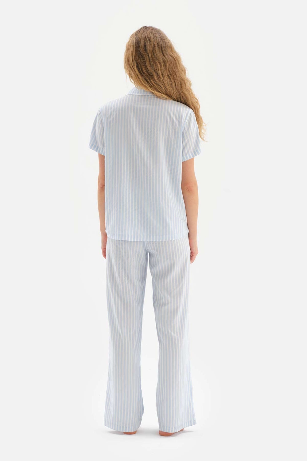 Açıkmavi Çizgili Biye Detaylı Viskon Pijama Takımı