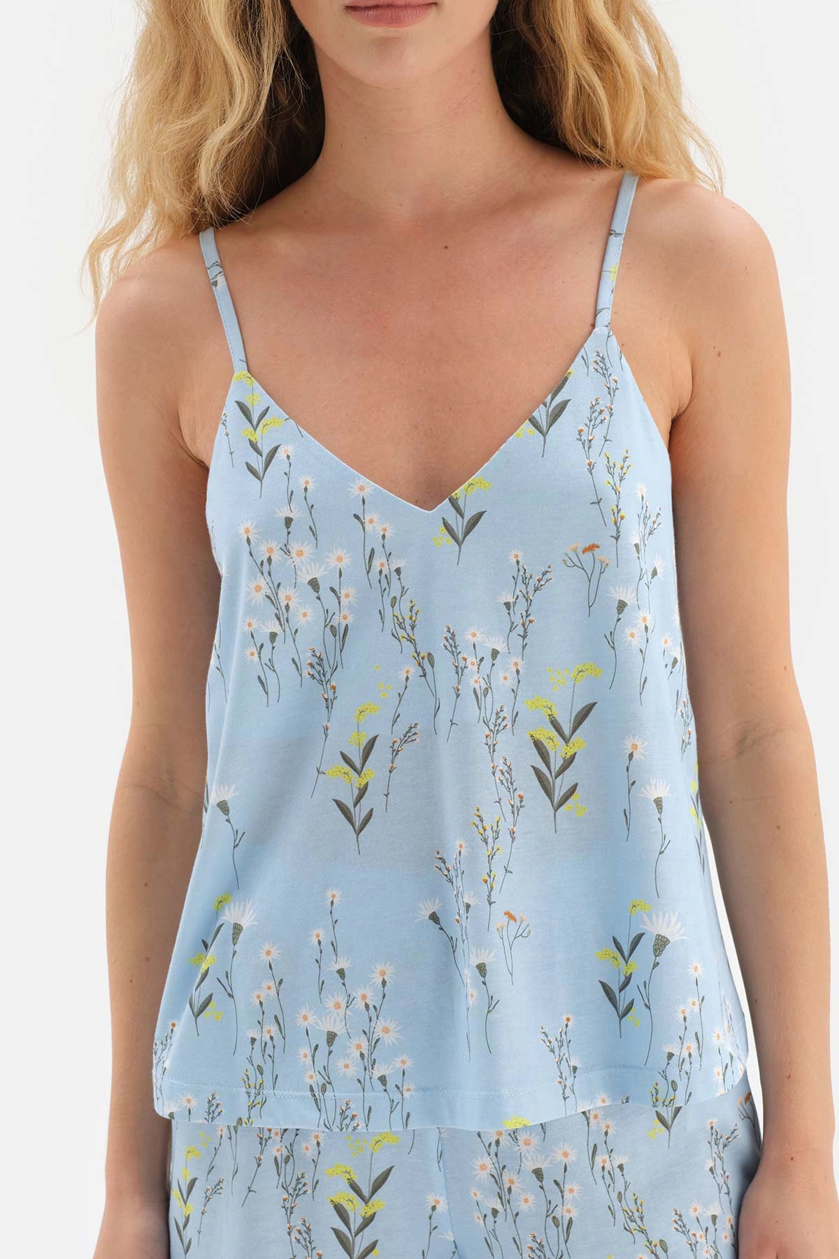 Açıkmavi Askılı Çiçek Desenli Modal Şortlu Pijama Takımı
