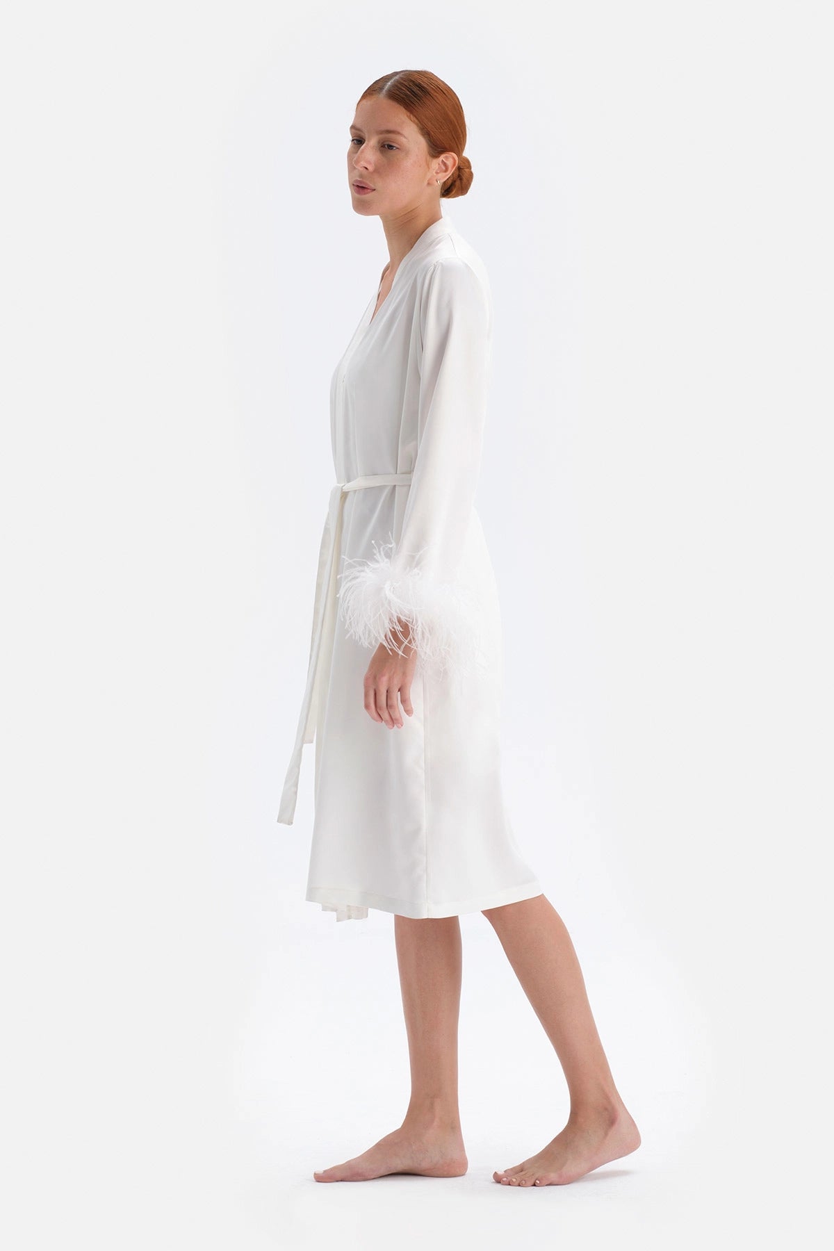 Beyaz Otrişli Bride Saten Sabahlık