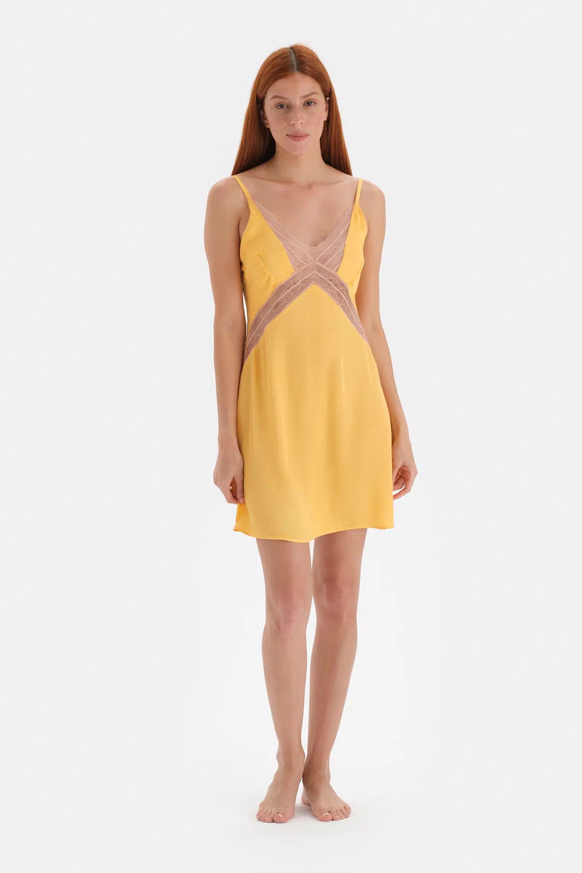 Sarı Dantel Detaylı Askılı Viskon Gecelik