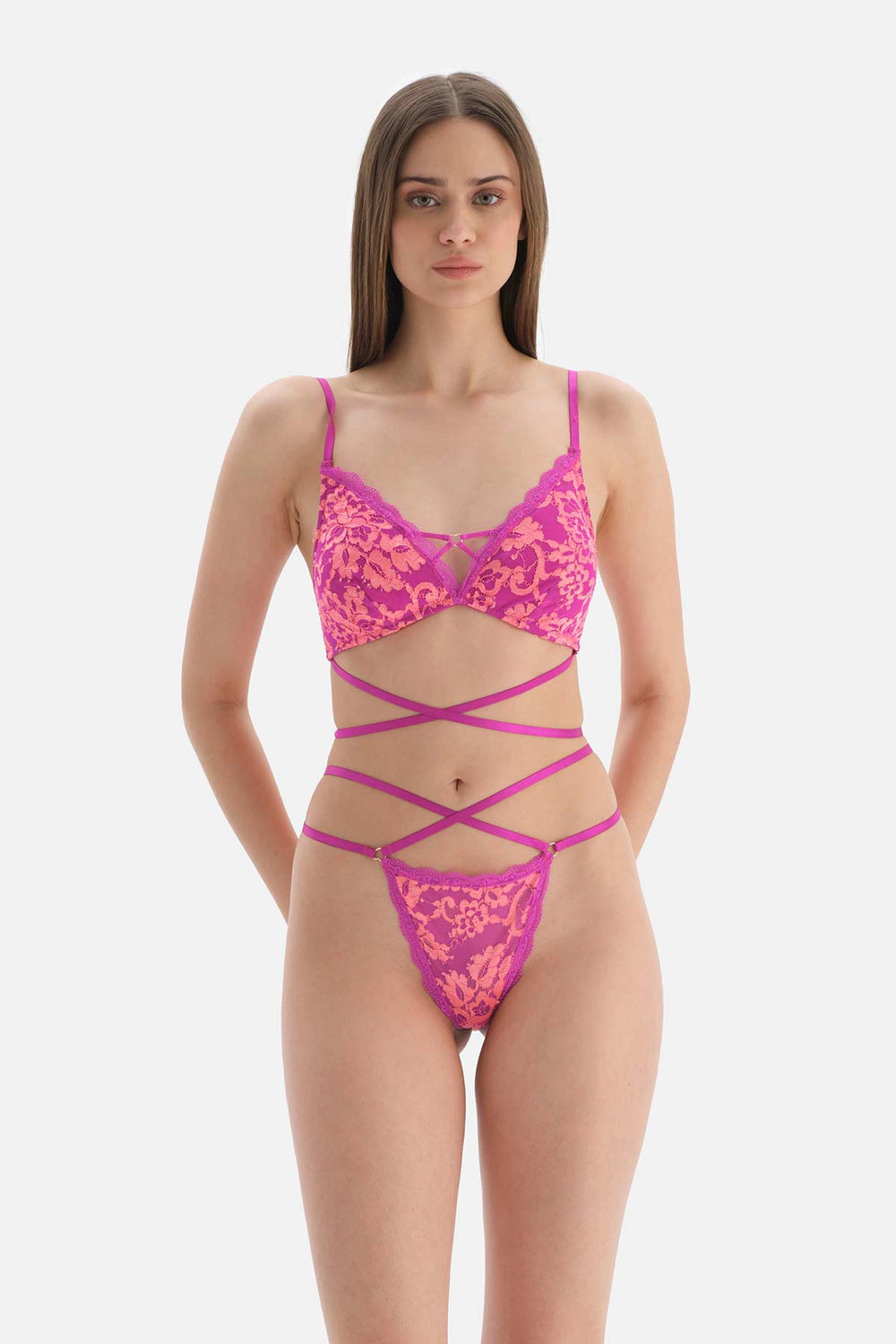 Pembe Kalp Detaylı Balenli Soft Sütyen