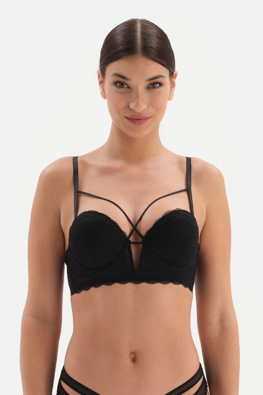 Siyah Balenli Dolgulu Dantel Detaylı Sütyen