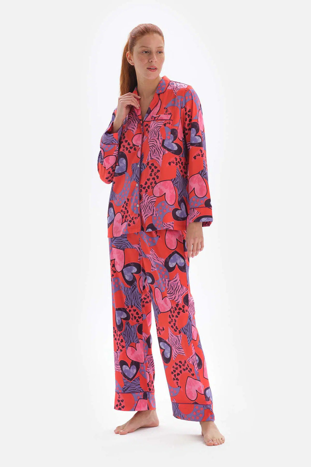 Nar Çiçeği Desenli Gömlek Yaka Saten Pijama Üstü