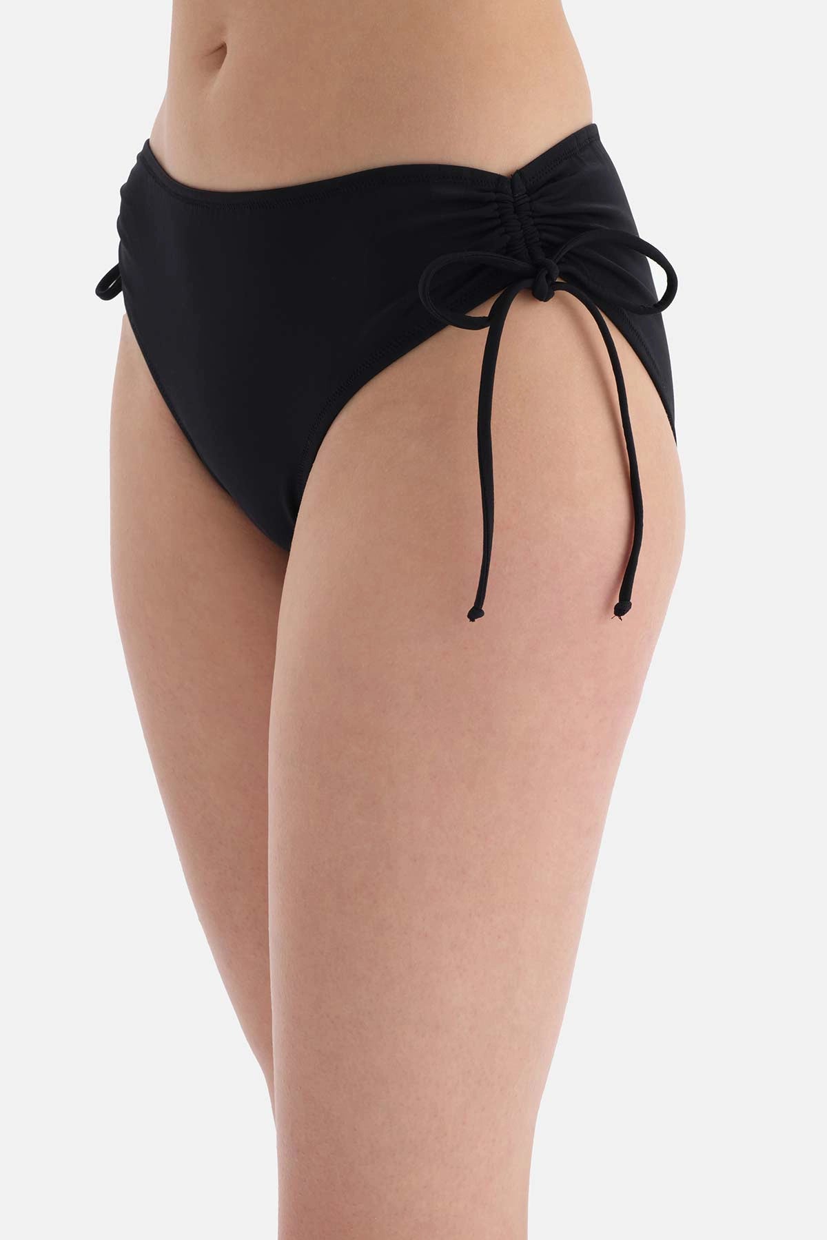 Siyah Yanı Büzgülü Bikini Altı