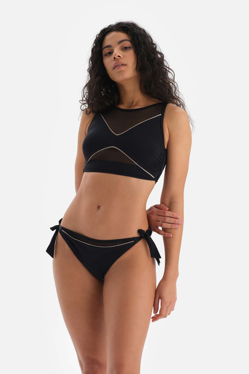 Siyah Düşük Bel Kalın Bağcıklı Bikini Altı