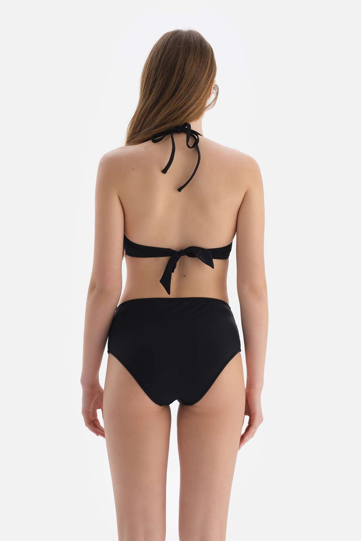 Siyah Kaplı Balenli Bikini Üstü