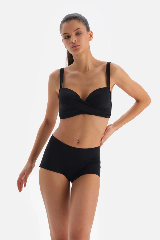 Siyah Kaplı Bikini Üstü