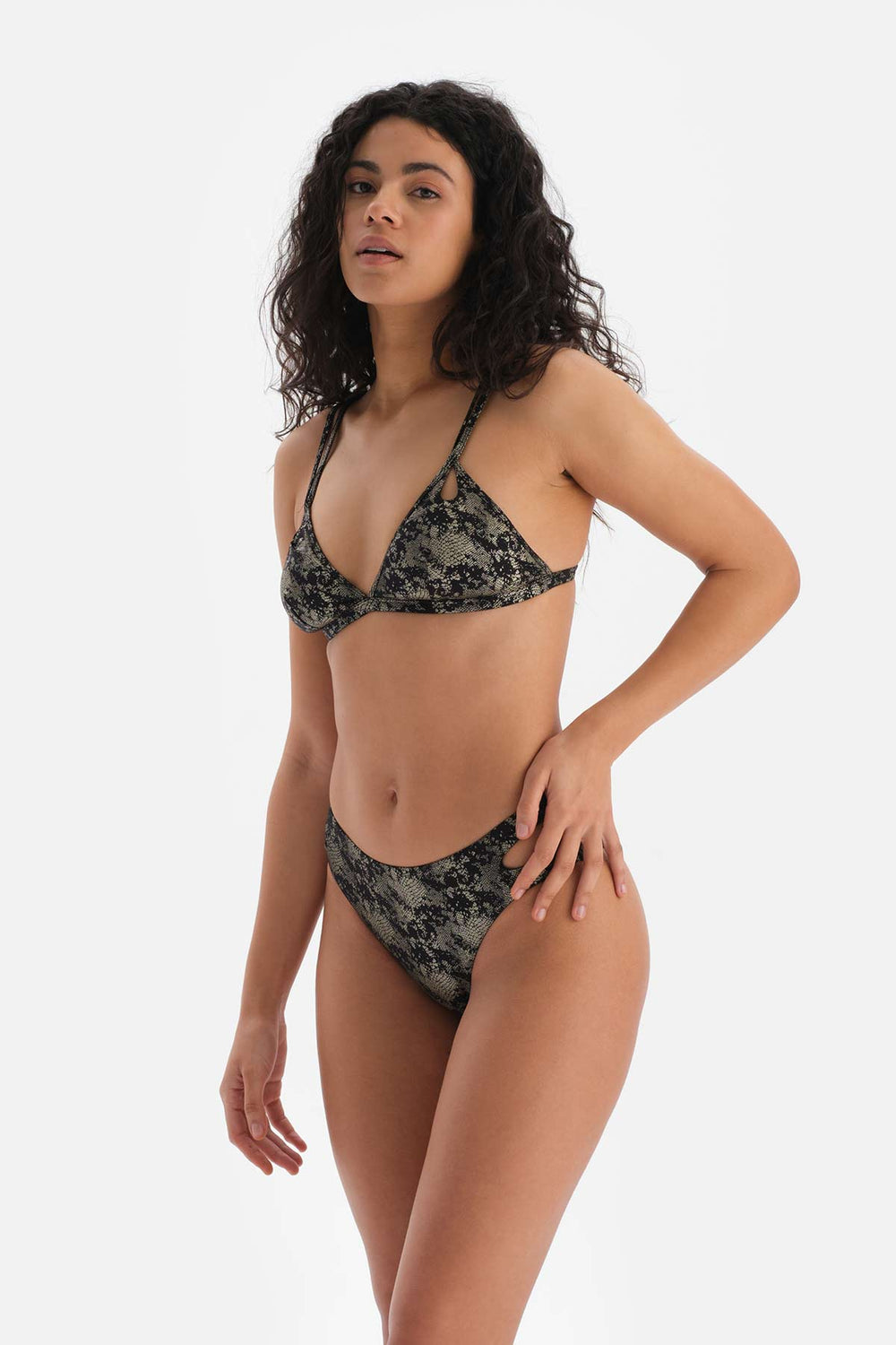 Siyah Üçgen Küçük Bikini Üstü