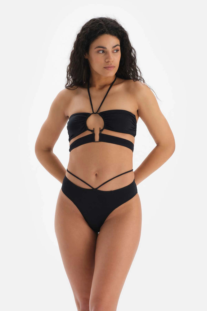 Siyah Sabit Askılı Straplez Bikini Üstü