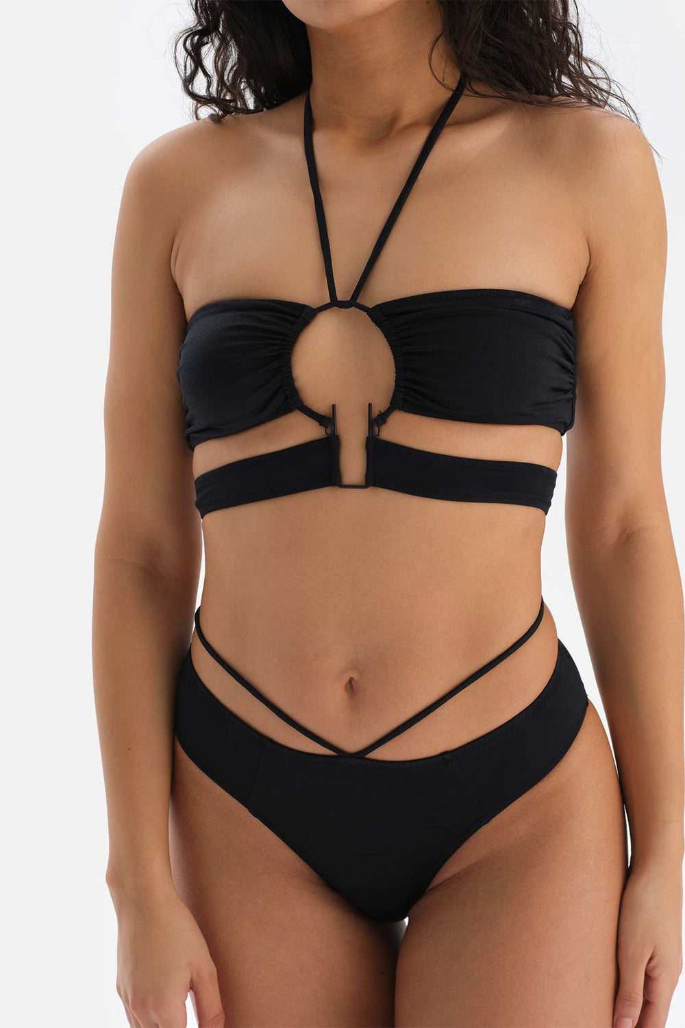 Siyah Sabit Askılı Straplez Bikini Üstü