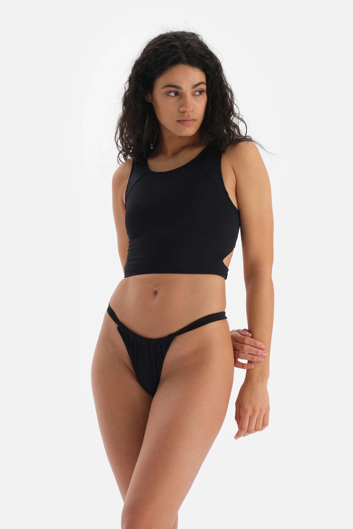 Siyah Bralet Sırt Detaylı Bikini Üstü