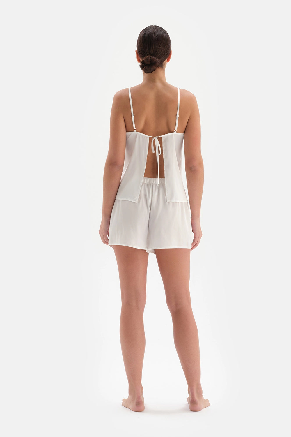 Beyaz Bride Dantel Detaylı Şortlu Pijama Takımı