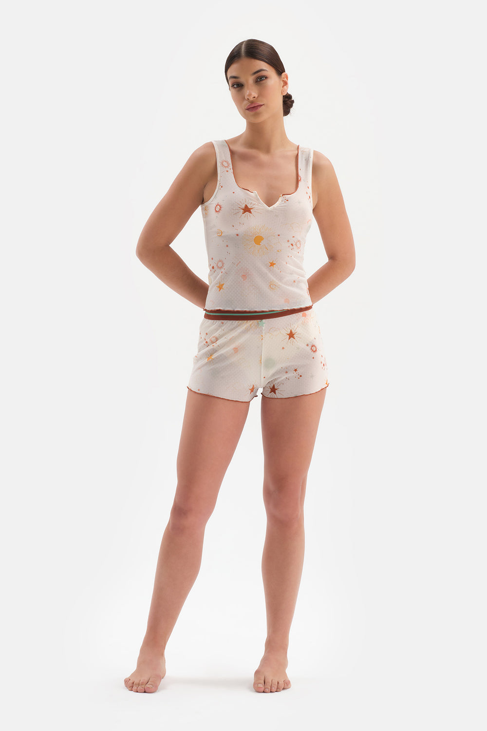 Desenlı Desenli Gökyüzü Temalı Şortlu Pijama Takımı