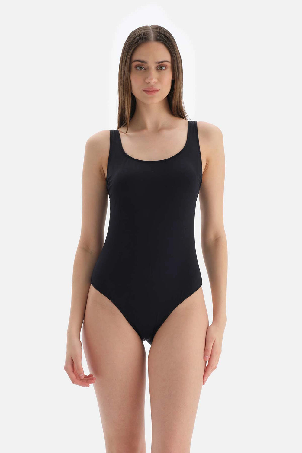 Siyah Balensiz U Yaka Kalın Askılı Mayo