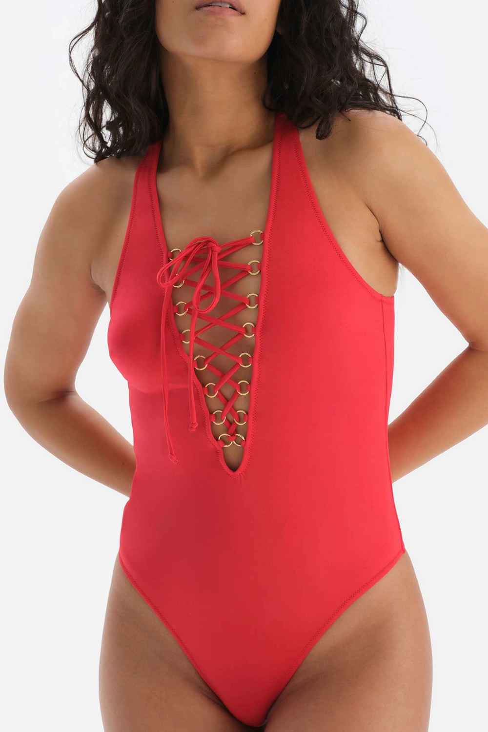 Kırmızı Sırt Dekolteli String Mayo