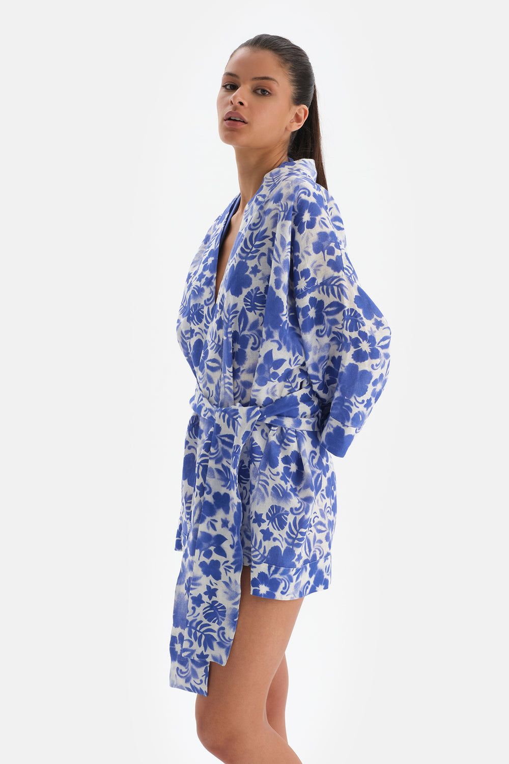 Mavi - Beyaz Keten Kimono