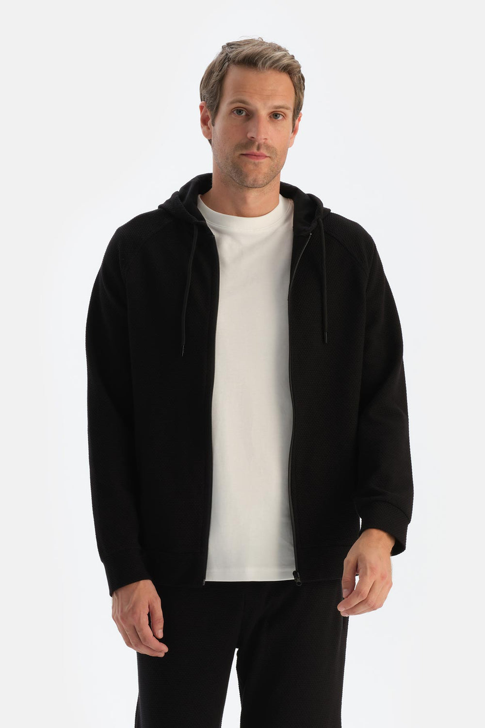 Siyah Kapüşonlu Fermuarlı Sweatshirt