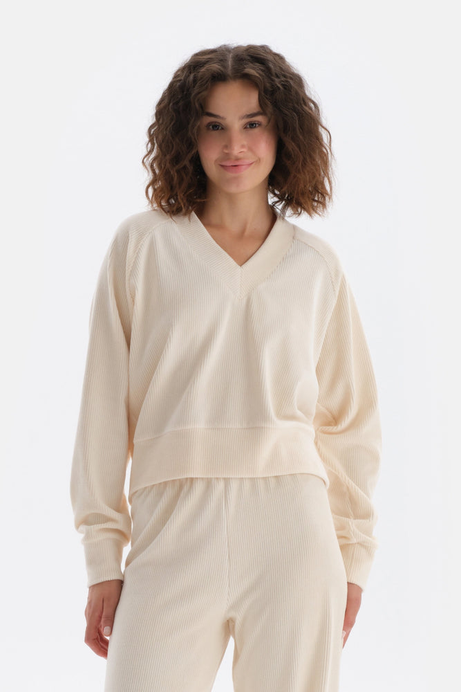 Ekru V Yaka Reglan Kol Kadife Sweatshirt