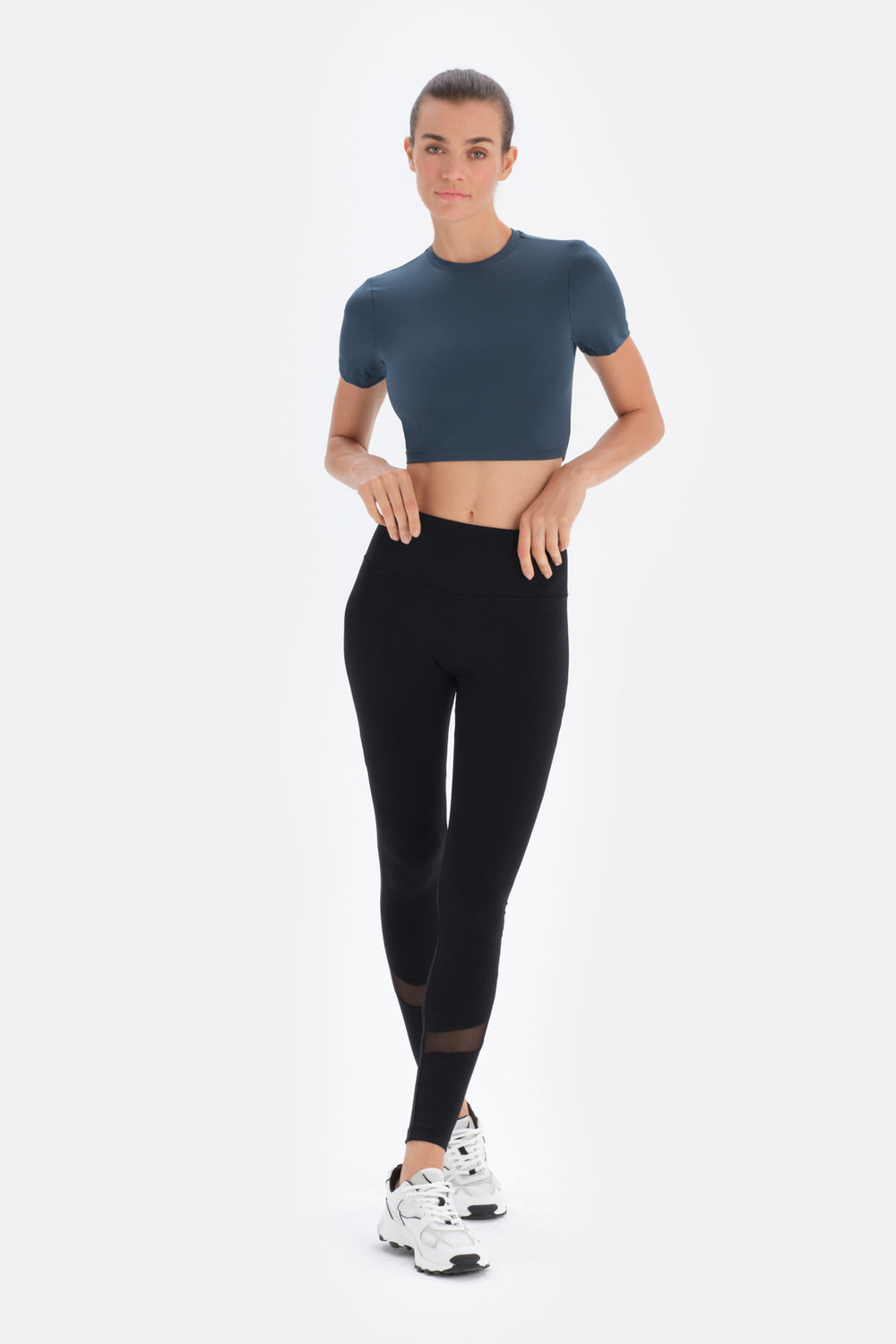 Koyu Yeşil Bisiklet Yaka Crop T-Shirt