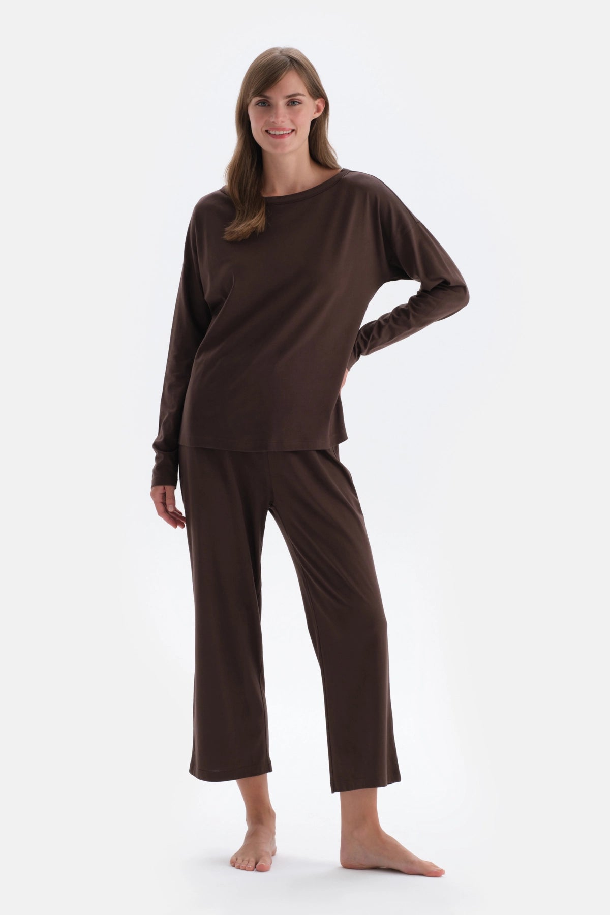 Koyu Kahve Kayık Yaka Pamuklu Pijama Takımı