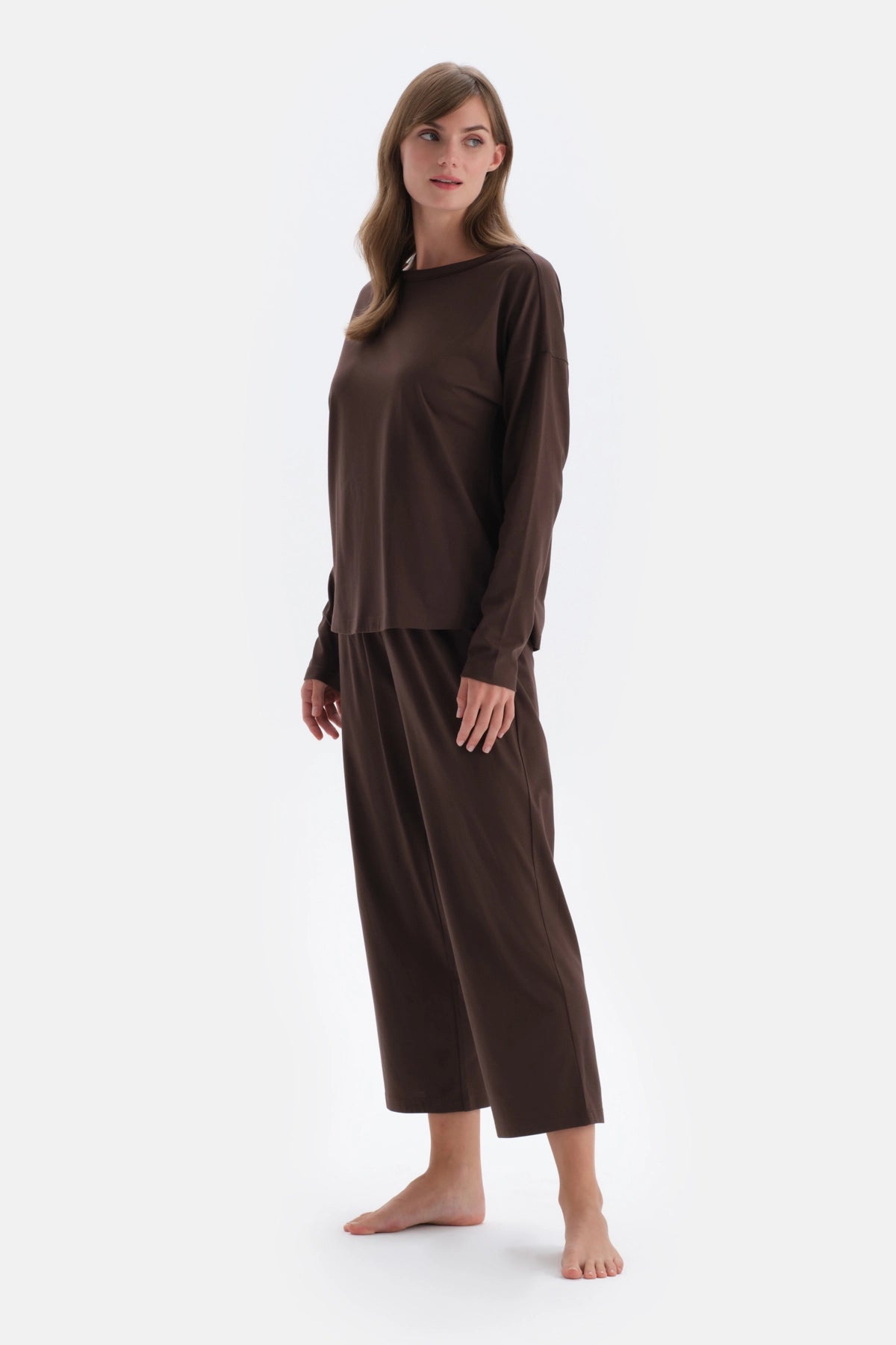 Koyu Kahve Kayık Yaka Pamuklu Pijama Takımı
