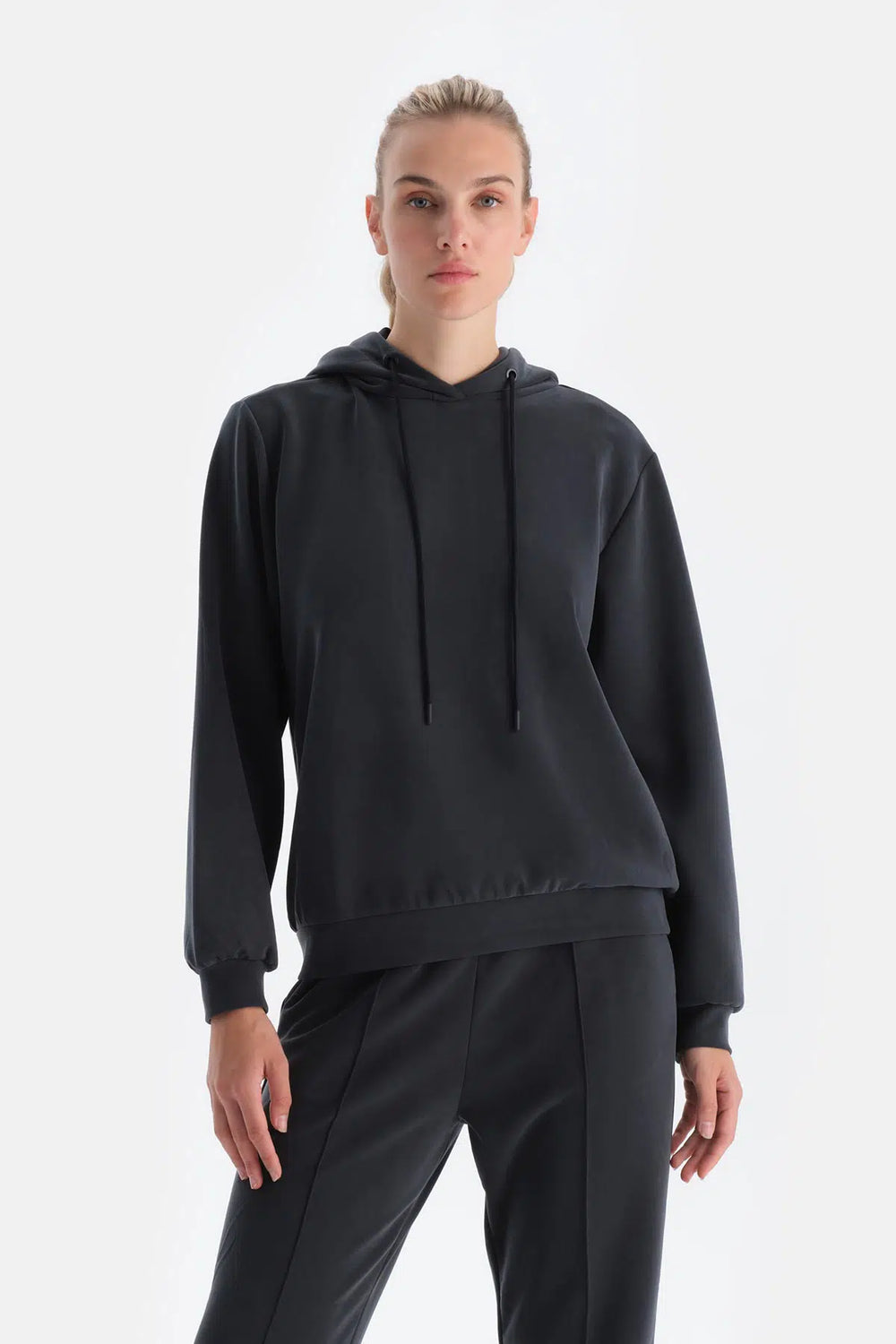 Siyah Uzun Kollu Kapüşonlu Basıc Modal Sweatshırt