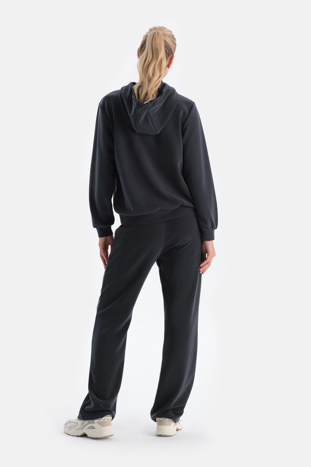 Siyah Uzun Kollu Kapüşonlu Basıc Modal Sweatshırt