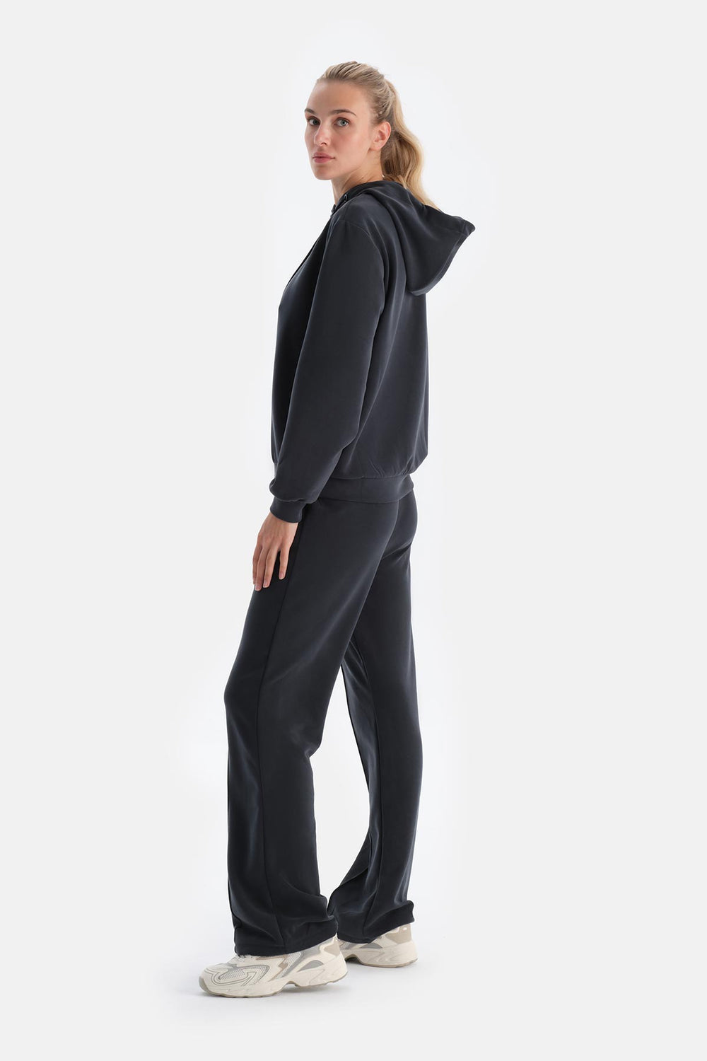 Siyah Uzun Kollu Kapüşonlu Basıc Modal Sweatshırt