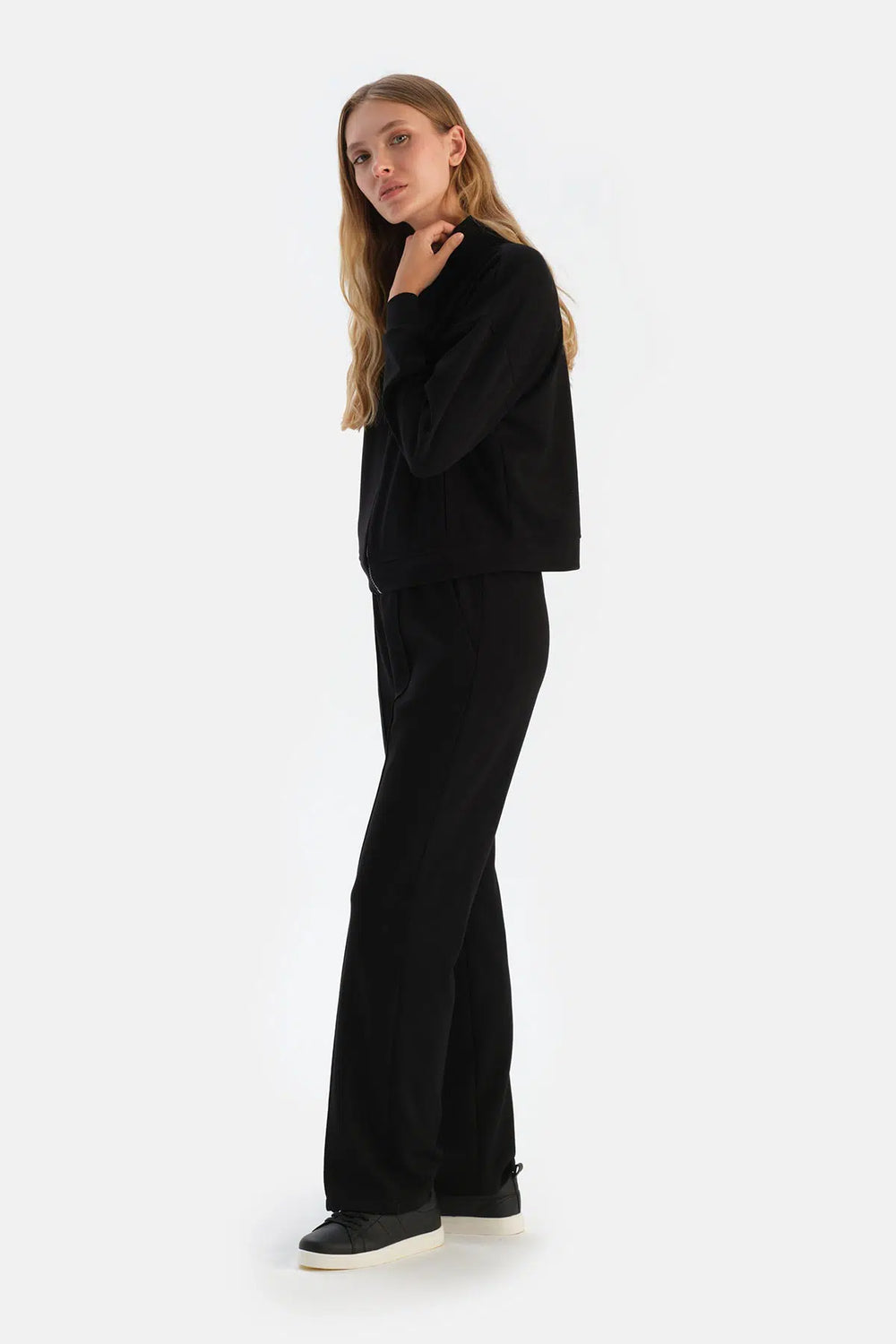Siyah Dik Yaka Fermuarlı Modal Sweatshirt