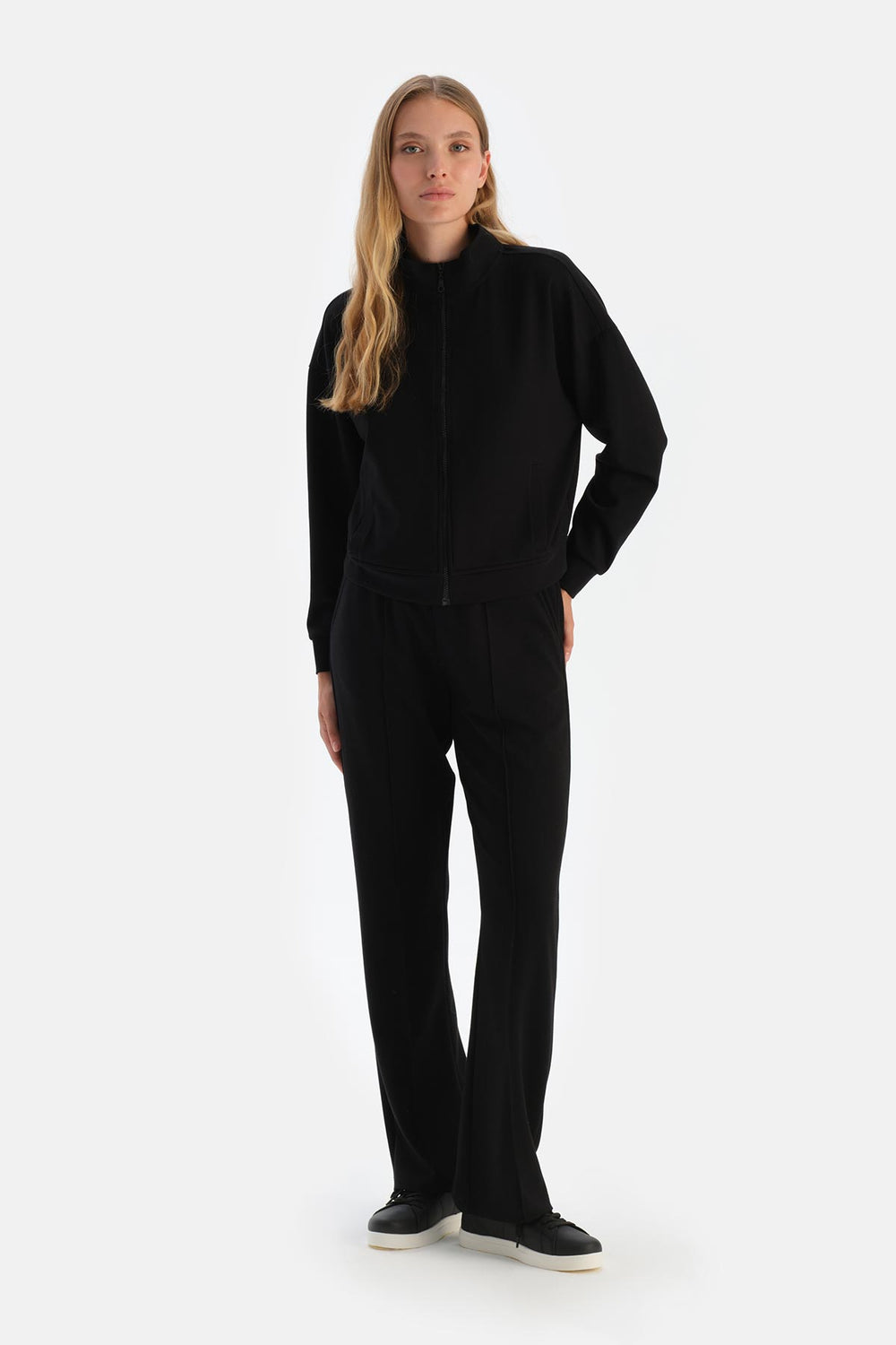 Siyah Dik Yaka Fermuarlı Modal Sweatshirt