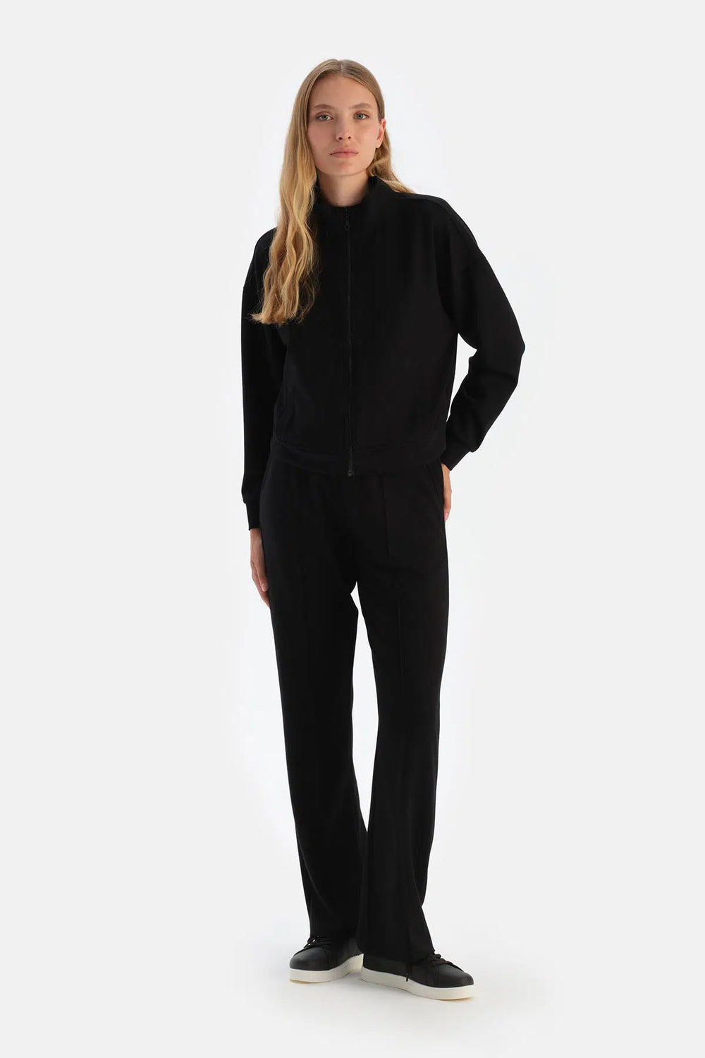 Siyah Dik Yaka Fermuarlı Modal Sweatshirt