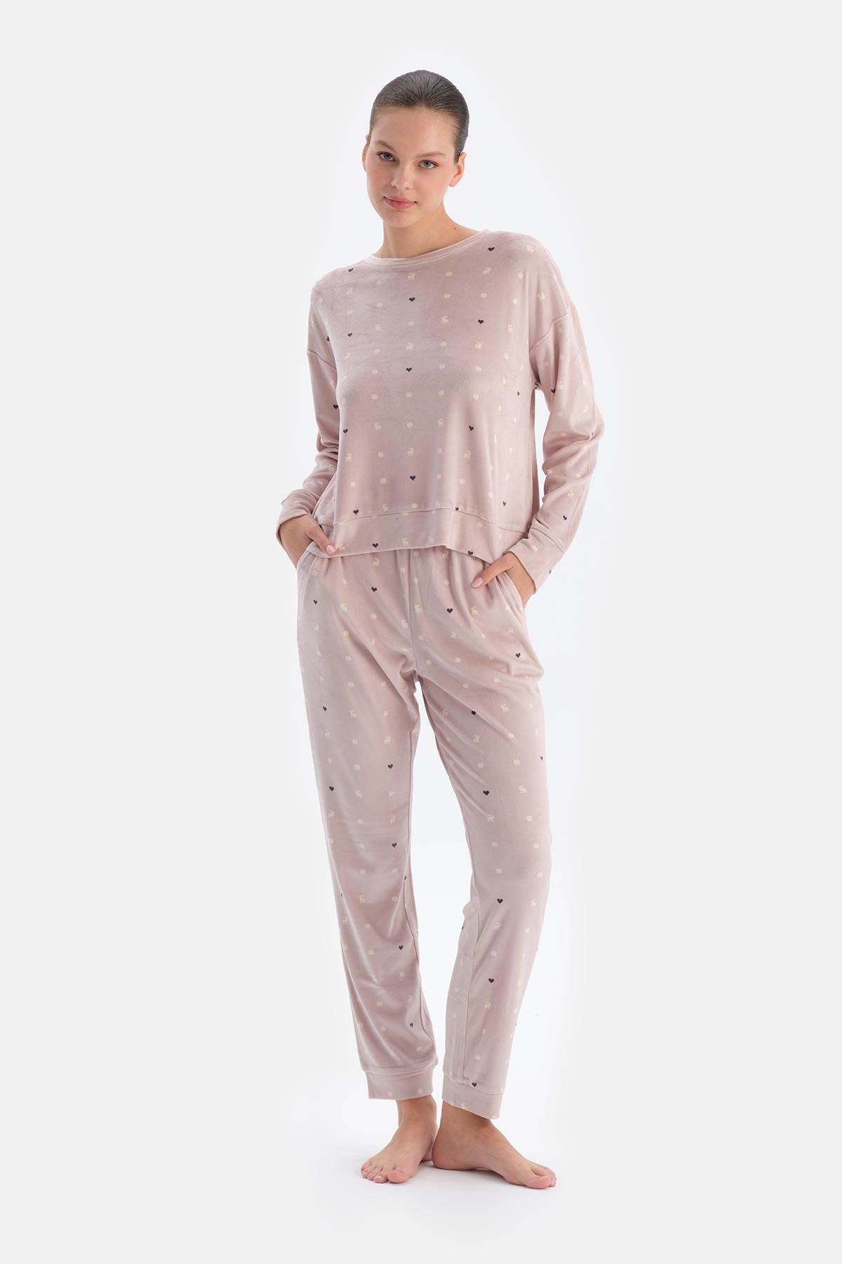 Pudra Mıkroprınt Baskılı Uzun Kollu Kadife Pijama Takımı