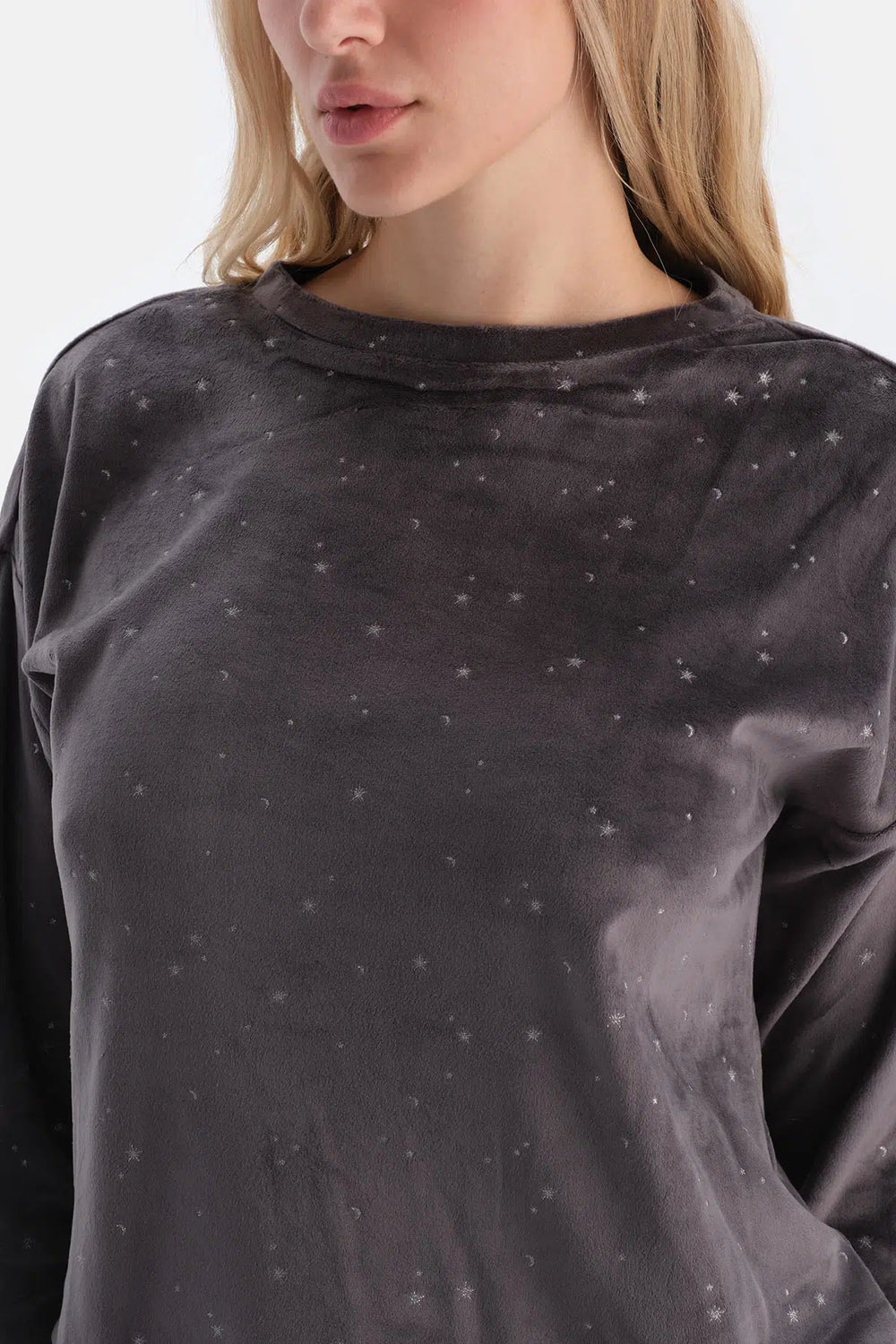 Siyah Parlak Yıldız Baskılı Uzun Kollu Kadife Pijama Takımı