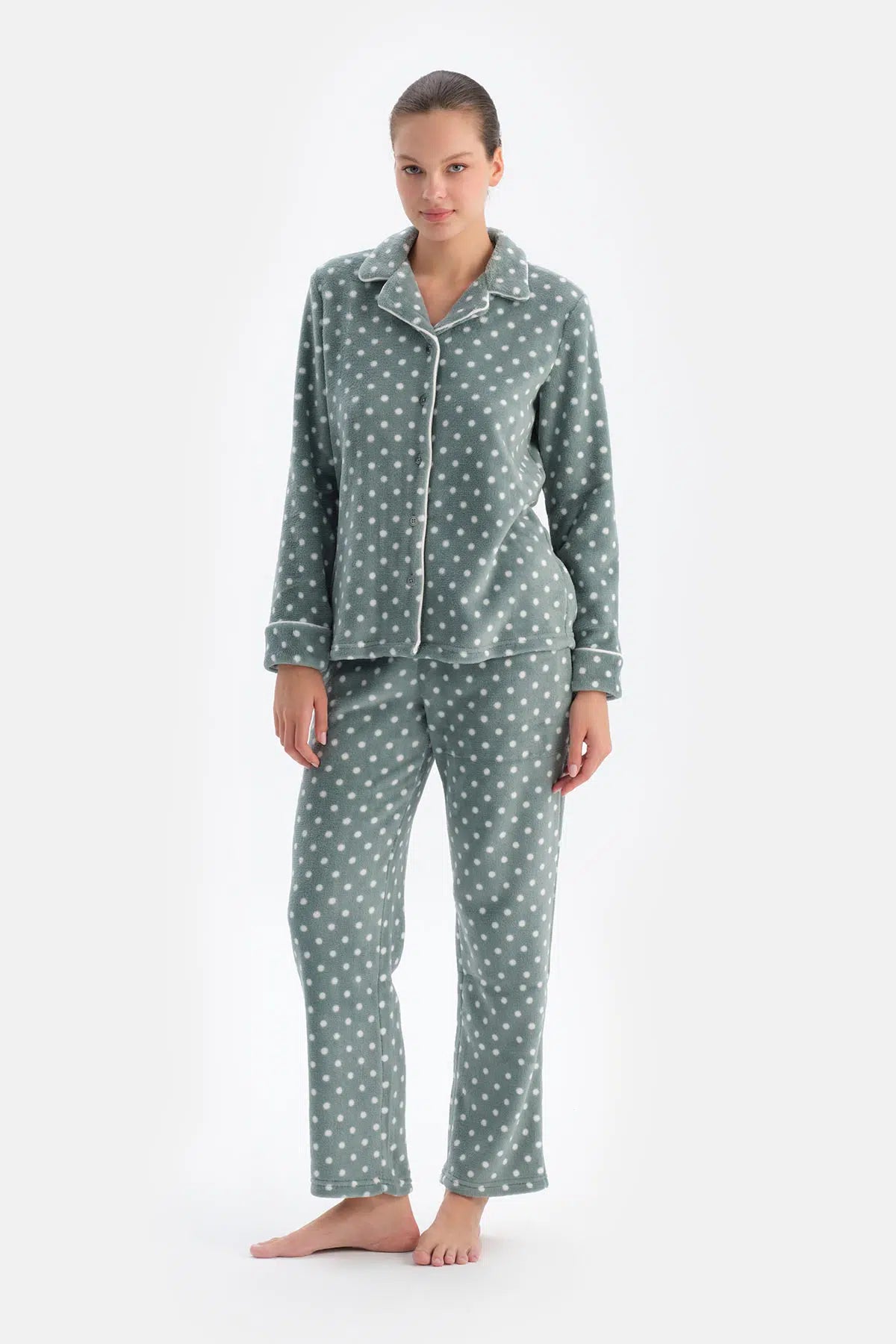 Açık Gri Puantiyeli Polar Gömlek Pantolon Pijama Takımı