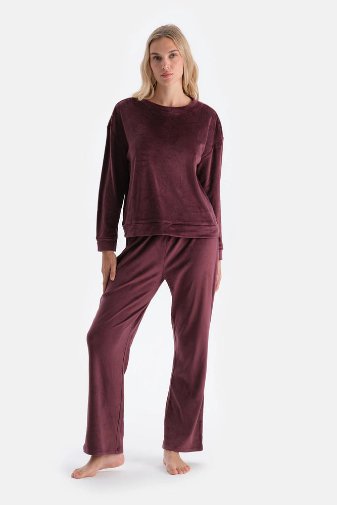 Mürdüm Bisiklet Yaka Uzun Kollu Kadife Pijama Takımı