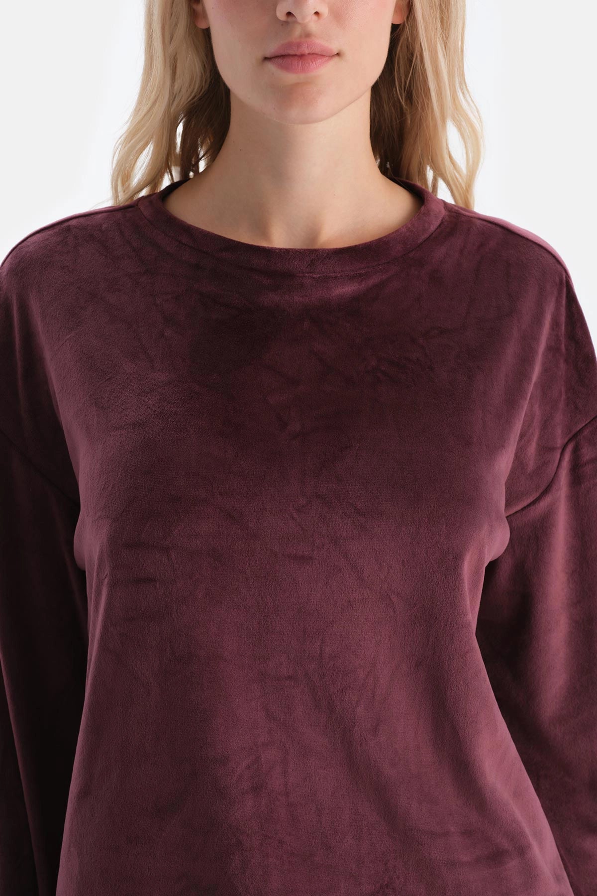 Mürdüm Bisiklet Yaka Uzun Kollu Kadife Pijama Takımı