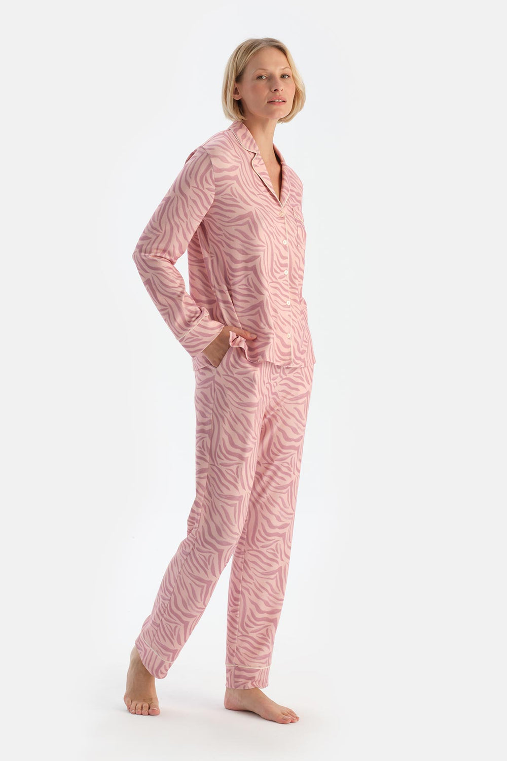 Açık Pembe Zebra Desenli Termal Pijama Takımı
