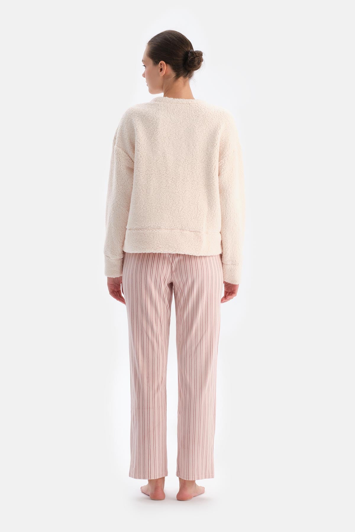 Ekru Nakışlı Polar Sweatshırtlü Pantolon Pijama Takımı