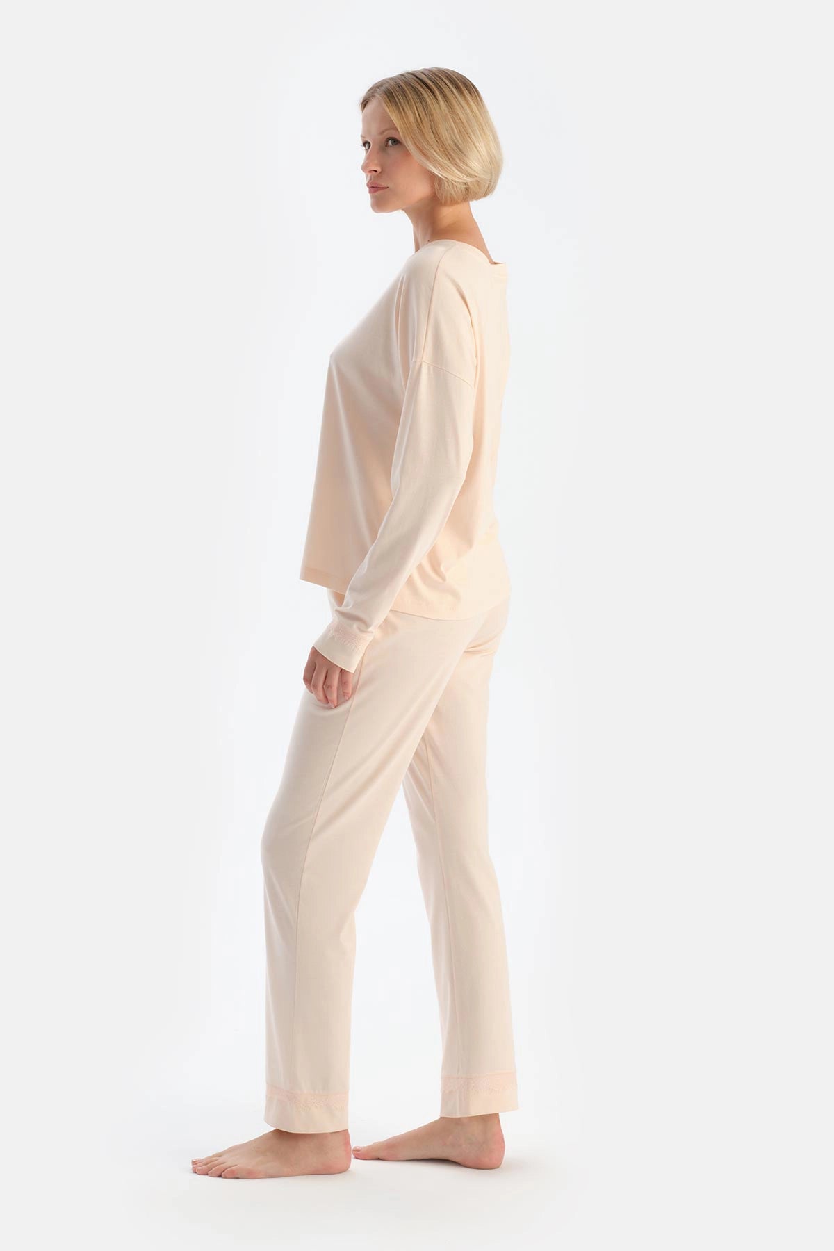 Pudra Kayık Yaka Dantel Detaylı Penye Modal Pijama Takımı